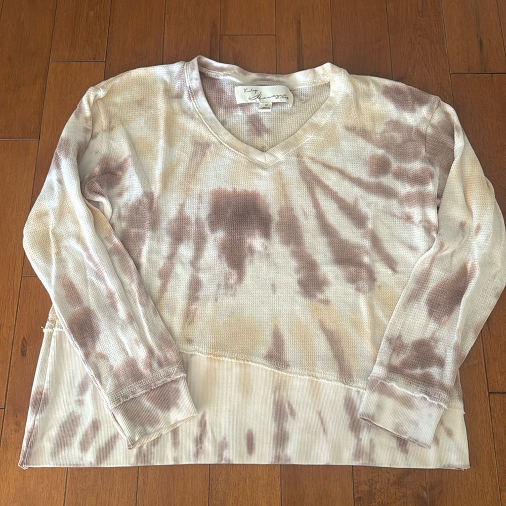 tie-dye long sleeve shirt